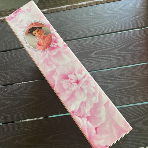 NRFB Barbie as Eliza Doolittle in My Fair Lady 🌸 - Picture 13 of 16